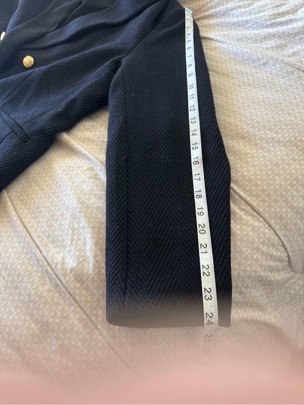 H&M Black Wool Blend Tailored Blazer
Jacket - Women's Size XL (EUC) - Picture 16 of 16